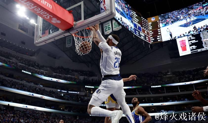 加福德13分钟内高效表现:2分2板2助攻1抢断1盖帽 加福德13分钟内高效表现:2分2板2助攻1抢断1盖帽