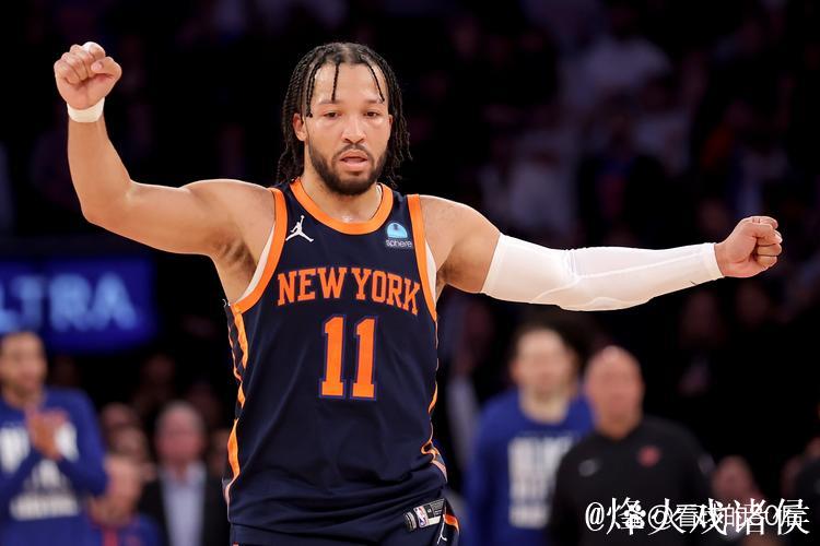 杰伦·约翰逊三双18+10+11 布伦森24+5 老鹰力克尼克斯