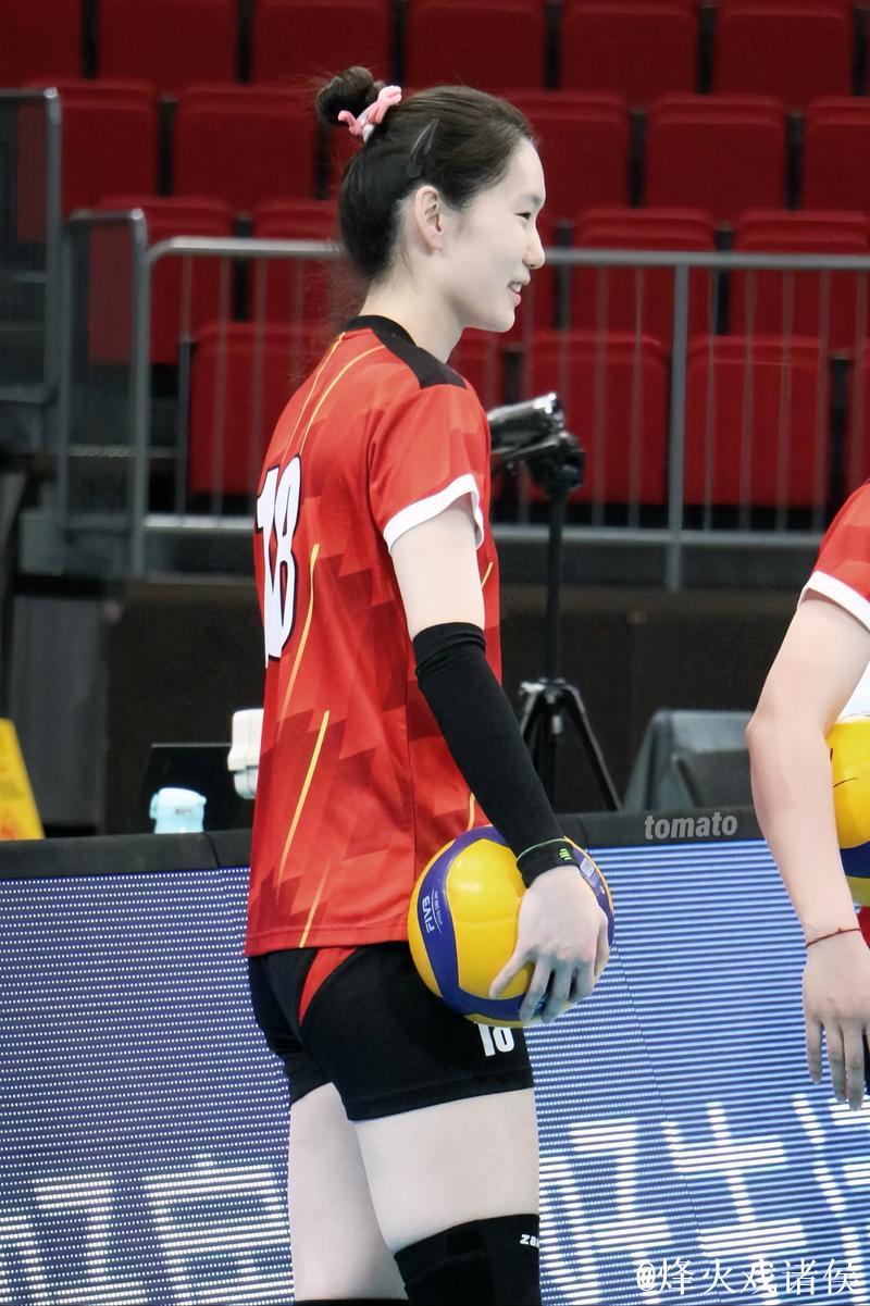 许晓婷表现不佳却挺身而出！有望成为上海女排新核心二传